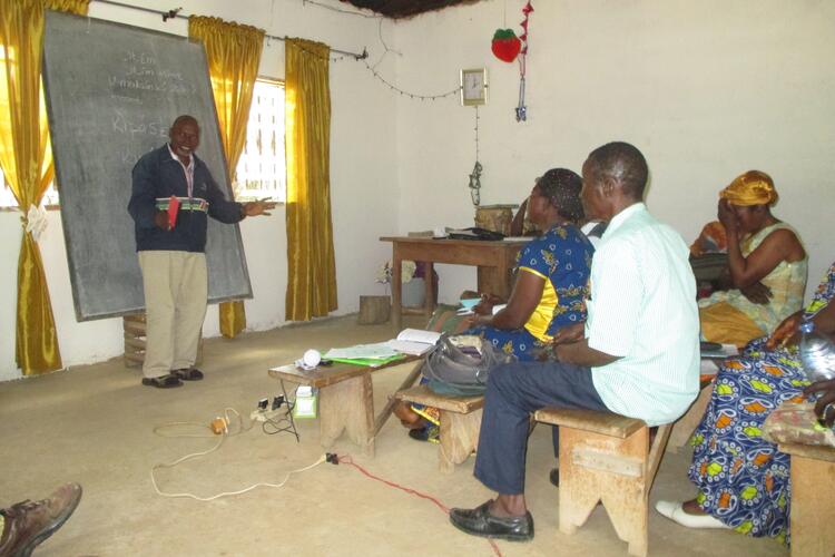 Kiansi kí sekúle káásɔ́ á tuya